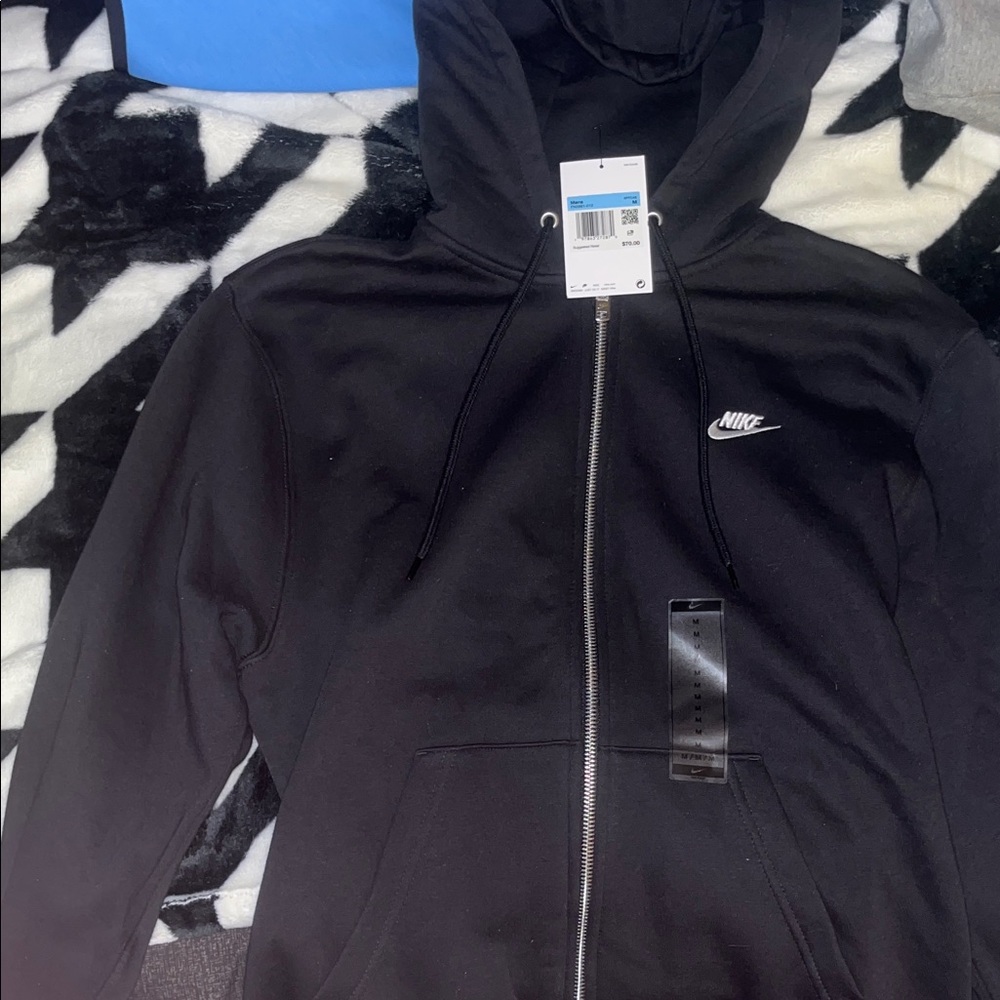Nike Classic Black Hoodie with Zip